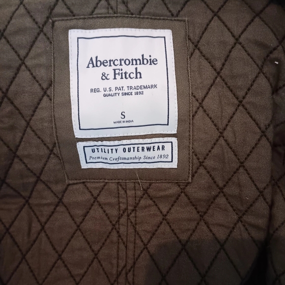 Gorgeous fall coat with embroidery gemstones - Picture 6 of 6